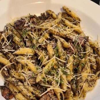 The Social Honolulu - Truffle pasta with bacon - American Near Me - Honolulu, Hawaii The Social Honolulu - Truffle pasta with bacon - American Near Me - Honolulu, Hawaii