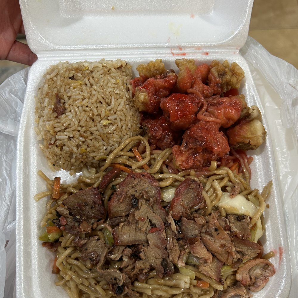 Mark's Kitchen - 2C pork chowmein, sweet and sour pork, pork fried rice--Sad. The sweet and sour pork was soggy, and there wasn't enough sauce. - American Near Me - Fresno, California Mark's Kitchen - 2C pork chowmein, sweet and sour pork, pork fried rice--Sad. The sweet and sour pork was soggy, and there wasn't enough sauce. - American Near Me - Fresno, California