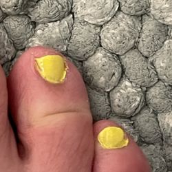 Noble Hair & Nails - Horrible nail work