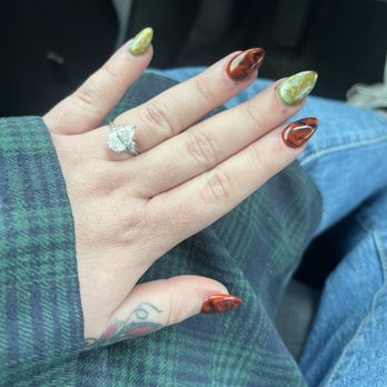 Cozy Nail Spa - Tortoiseshell and olive green/gold nails - Nail Salons Near Me - Westmere, New York