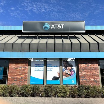 AT&T Store - Walking in.... - Mobile Phones Near Me - Fresno, California AT&T Store - Walking in.... - Mobile Phones Near Me - Fresno, California