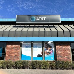 AT&T Store - Walking in....