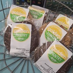 Golden Pantry - Had to snag a cookie