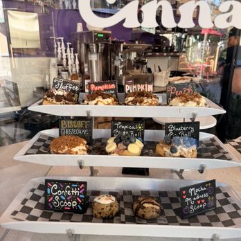 Cinnaholic - Bakeries Near Me - Wesley Chapel, Florida