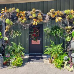 Hollyfield Design - We are always changing our entrance to reflect the season!