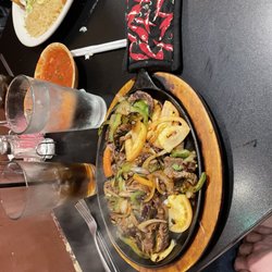 Los Reyes Mexican Restaurant - Fajitas Mazatlan