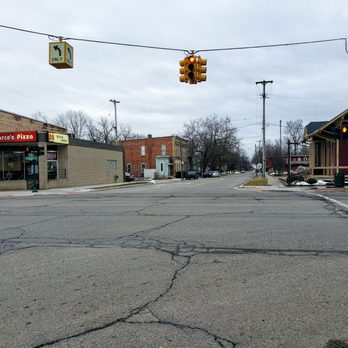 Down Town Tecumseh - Looking South on Ottawa St. In Downtown Tecumseh - Hotels Near Me - Tecumseh, Michigan