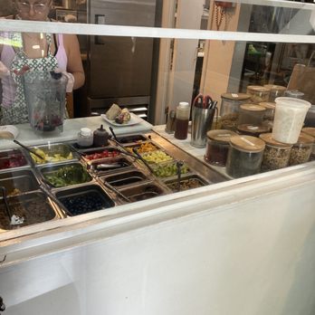 Delishee Yo - Inside - Ice Cream & Frozen Yogurt Near Me - Hilton Head Island, South Carolina Delishee Yo - Inside - Ice Cream & Frozen Yogurt Near Me - Hilton Head Island, South Carolina