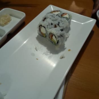 Tomo7 sushi  - Philly roll. Very slim piece of salmon, roll full of cream cheese (awful) - Sushi Bars Near Me - Riverside, California