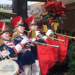 Trumpeting toys Trumpeting toys