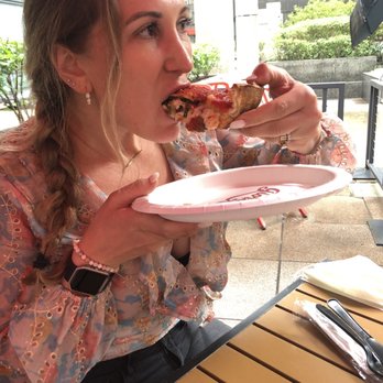 Giordano's - Pizza Near Me - Chicago, Illinois