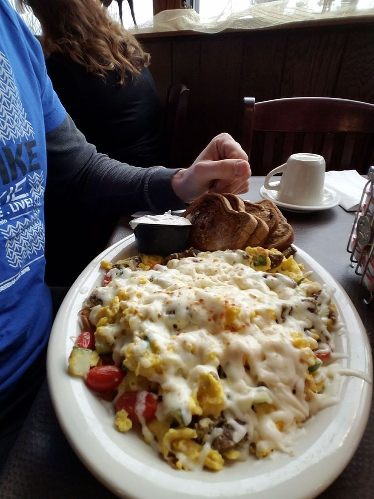 WAUPACA WOODS RESTAURANT 16 Photos & 35 Reviews Seafood 815 W