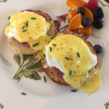 Stone Throw Cottage Inn - Eggs Benedict with turkey (instead of ham :) ) - Bed & Breakfast Near Me - Bar Harbor, Maine Stone Throw Cottage Inn - Eggs Benedict with turkey (instead of ham :) ) - Bed & Breakfast Near Me - Bar Harbor, Maine