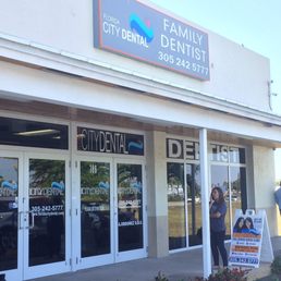 Dentist - storefront in Homestead Dentist - storefront in Homestead
