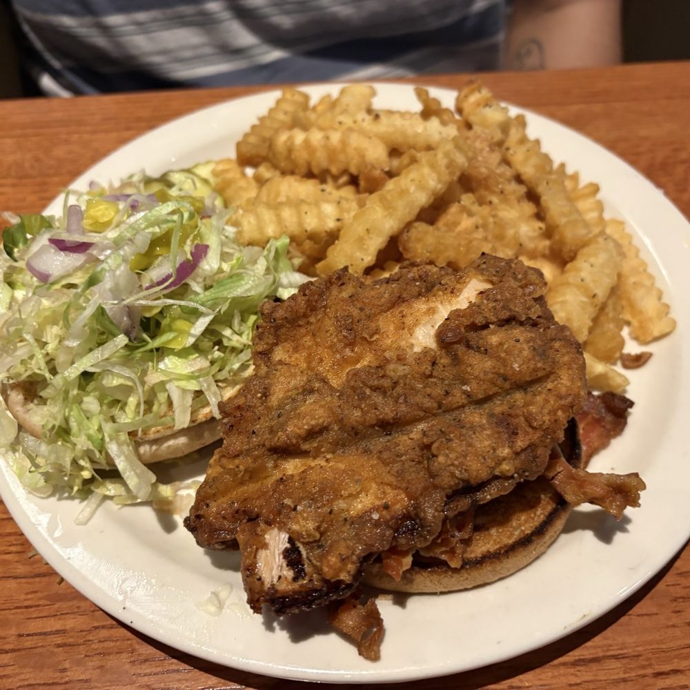 Lazlo's Brewery and Grill - Chicken sandwich with fries - American Near Me - Omaha, Nebraska