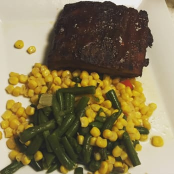 Cornbread Restaurant & Bar - 1/4 rack ribs, green beans and corn - Soul Food Near Me - Southfield, Michigan