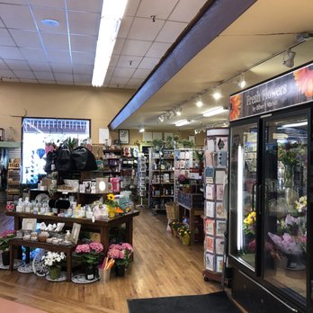 Oliver's Market - Fresh Flowers! And gifts! - Grocery Near Me - Cotati, California Oliver's Market - Fresh Flowers! And gifts! - Grocery Near Me - Cotati, California