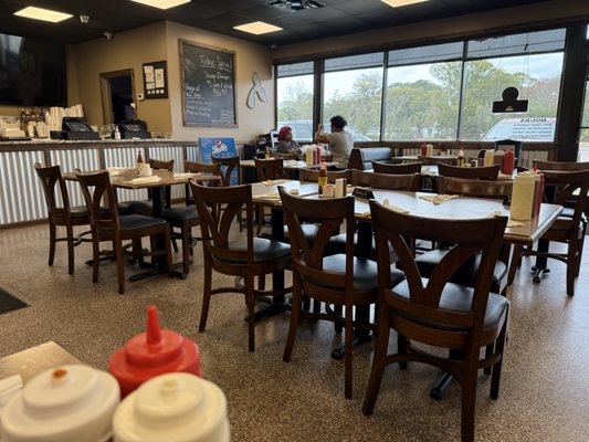 Junior's Seafood Restaurant and Grill by null