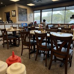 Junior's Seafood Restaurant & Grill