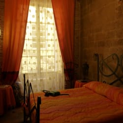 Antiche Corti di Lucca - Our room with huge window