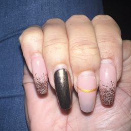 3+ weeks later and ready for a new set as I popped my thumb nail off. 3+ weeks later and ready for a new set as I popped my thumb nail off.