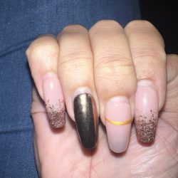 3+ weeks later and ready for a new set as I popped my thumb nail off.