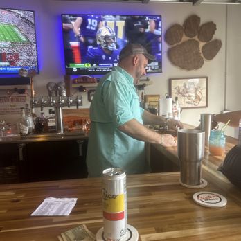 Caston’s Tavern - Bartenders Near Me