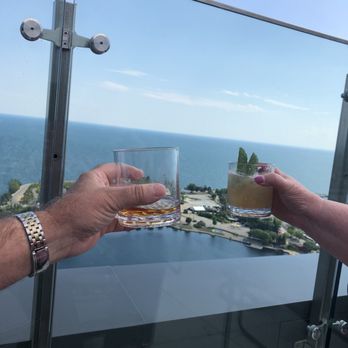 Hotel X Toronto - Roof top bar - Hotels Near Me - Toronto, Ontario