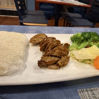 Lanna Thai Cuisine - Sai Aou Thai sausage appetizer w sticky rice - delicious - Thai Near Me - Williamsburg, Virginia