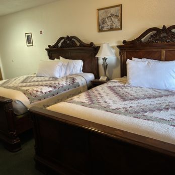 The Snuggle Inn - Hotels Near Me - Loa, Utah The Snuggle Inn - Hotels Near Me - Loa, Utah