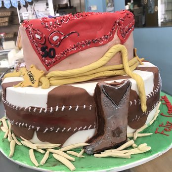 Polly Ann Bakery - Bakery showed NO EFFORT. - Bakeries Near Me - San Pedro, California