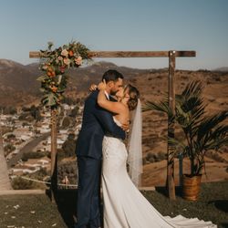 The View Pointe - A beautiful view while you say "I do."