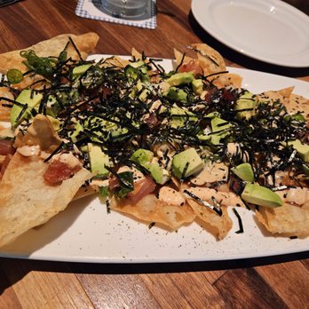 Yard House - Poke nachos!!! Yummy yum - Bars Near Me - Kansas City, Kansas