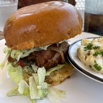Honeymoon Chicken - Hot Honey Dipped Chicken Sandwich and Mac and Cheese for me - Chicken Shop Near Me - Washington, DC, District of Columbia