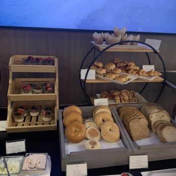 Four Seasons Hotel Chicago - Breakfast - Hotels Near Me - Chicago, Illinois