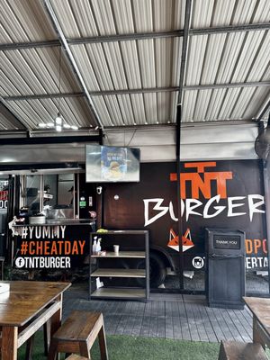 TNT BURGER by null
