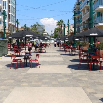 Piazza Della Famiglia - Plaza - Shopping Centers Near Me - San Diego, California Piazza Della Famiglia - Plaza - Shopping Centers Near Me - San Diego, California