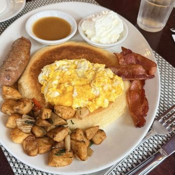 Brooklyn Diner USA - Home run breakfast (more of a double) - Diners Near Me - New York, New York
