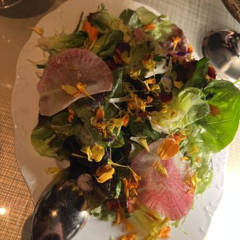 Tre Dita - MISTICANZA DEL CAMPO lettuces, herbs and flowers, condimento rosso, extra virgin olive oil (vegan) - Italian Near Me - Chicago, Illinois Tre Dita - MISTICANZA DEL CAMPO lettuces, herbs and flowers, condimento rosso, extra virgin olive oil (vegan) - Italian Near Me - Chicago, Illinois