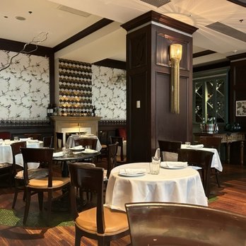 Alouette Bistro - Inside - French Near Me - Vancouver, British Columbia