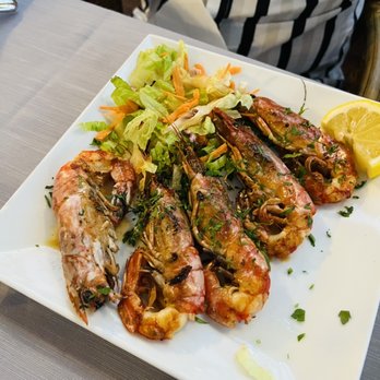 Ristorante Rossini - Garlic Butter Grilled Prawns....Double thumbs up!! - Italian Near Me - Rome, RM
