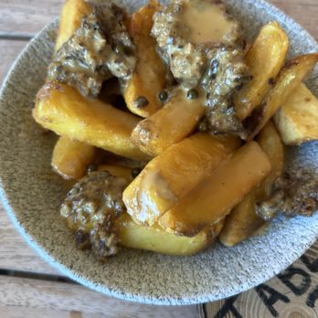 The Jigger Inn - Loaded fries with haggis - Pubs Near Me - Fife, FIF The Jigger Inn - Loaded fries with haggis - Pubs Near Me - Fife, FIF