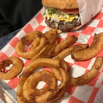 Spinns Burger & Beer - Bison burger - American Near Me - Albuquerque, New Mexico