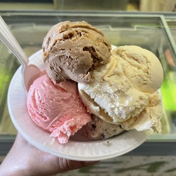 Gilly's Creamery - Four scoops - peanut butter (fav), coffee, cherry vanilla, and cookies and cream. - Ice Cream & Frozen Yogurt Near Me - Virginia Beach, Virginia Gilly's Creamery - Four scoops - peanut butter (fav), coffee, cherry vanilla, and cookies and cream. - Ice Cream & Frozen Yogurt Near Me - Virginia Beach, Virginia