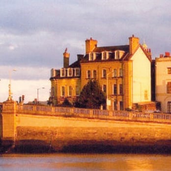 Rochester Castle - Landmarks & Historical Buildings Near Me