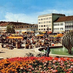 Wochenmarkt am Rathaus