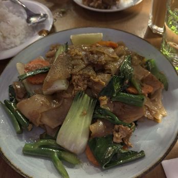 Koh Lipe - Pad see ew - Thai Near Me - Scarborough, Ontario Koh Lipe - Pad see ew - Thai Near Me - Scarborough, Ontario