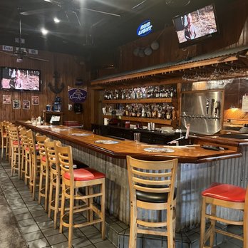 Mayflower Seafood and Restaurant - Full service Bar - Seafood Near Me - Henderson, North Carolina