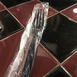 Salty Dawg Pub and Deli - Plastic utensils