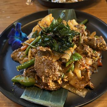 Saang Thai - Pad kee mao - Thai Near Me - Queens, New York Saang Thai - Pad kee mao - Thai Near Me - Queens, New York